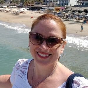 Meet your Posher, Leanne